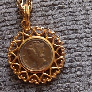 Elegant Gold Coin Pendant Necklace